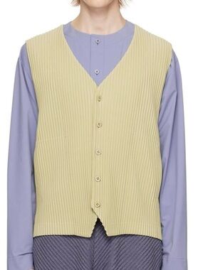 Homme Plisse Issey Miyake V‑Neck Button Front Vest in Light Green Pleatef Vest